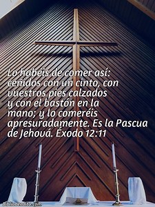 Explicación Éxodo 12:11. 'Lo habéis de comer así: ceñidos con un cinto, con vuestros pies calzados y con el bastón en la mano; y lo comeréis apresuradamente. Es la Pascua de Jehová.' - BibliaBendita