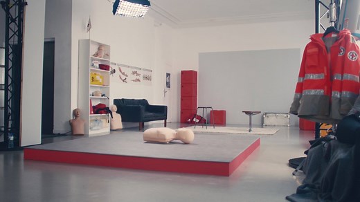 Vos mains ont le pouvoir de sauver des vies, venez-vous former aux gestes qui sauvent. | Croix-Rouge française