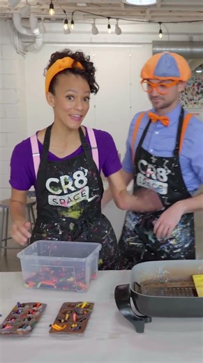 Discovery Cube #2! Science Lab Fun! 🧪⚛️ Blippi