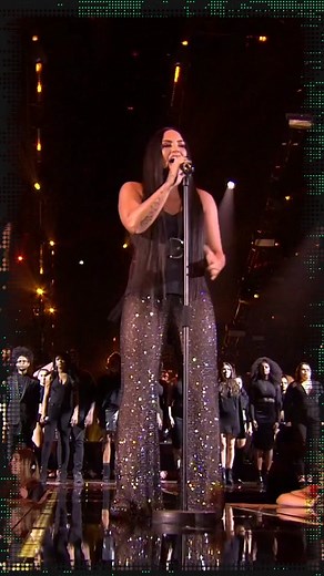 📁 Iconic #MTVEMA Performances: #DemiLovato (2017)