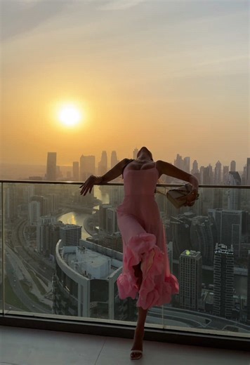 Post Meridiem: Luxurious Women's Fashion in Dubai