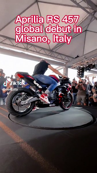 Check out Aprilia’s bew RS 457 🔥 #aprilia #apriliars457 #rs457 #trackbike #streetbike #apriliamotogp #motogp #biketok #motorcycle #revzilla