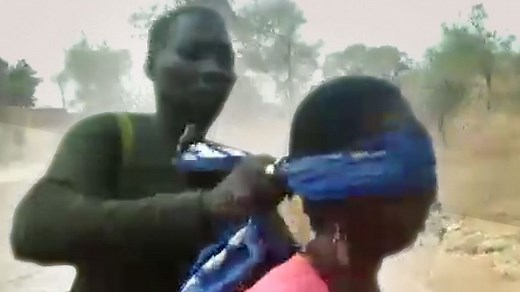 ネット拡散の虐殺動画、BBCが真相解明　カメルーンは兵士拘束 - BBCニュース