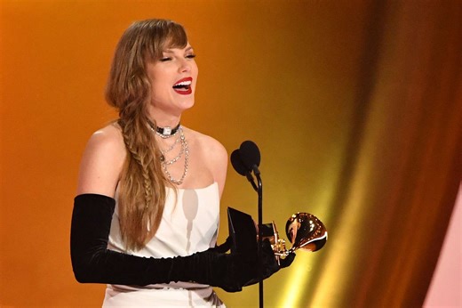Taylor Swift Surprised Patients At This Florida Children's Hospital