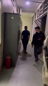 Tối ngày 21/12 Trụ sở CA phường phú diễn Không biết ông này làm chúc vụ gì trong này Lại quát mắng dân thế này ( cứ sao với trăng thôi như dân xh ) Va phải cụ Hoàng Kiều gtvm đan phộng😩 | Đức Việt