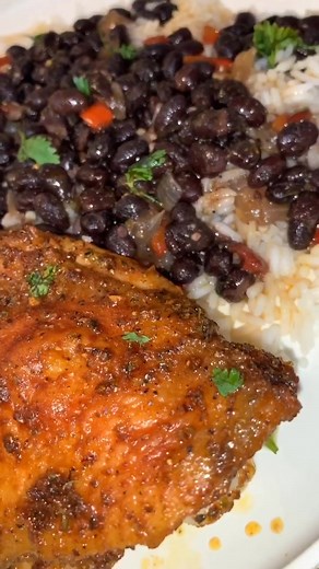 Delicious Baked Chicken, Rice, and Black Beans Recipe