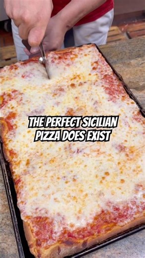 The perfect Sicilian pizza does exist! #pizzeria #pizza