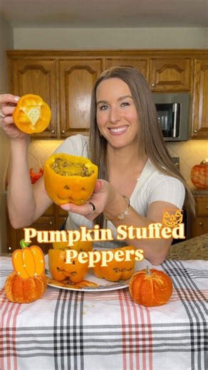 Jack-o’-lantern stuffed peppers 🎃🫑