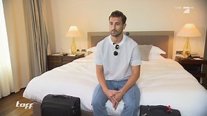 3.5M views · 1K reactions | Eine Nacht, ein Doppelzimmer, zwei sich unbekannte Menschen - das ist das #taff-Date-Experiment.  Der Kniff daran: Nur der Kofferinhalt entscheidet darüber, wer für die eine Nacht ins Hotel einziehen darf.  | taff | Facebook