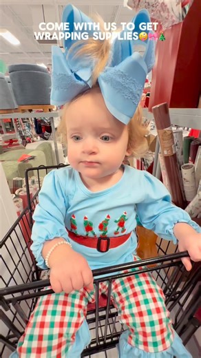 Drue Lee on Instagram: "I think Ivory has seen me crash out too many times🤣🤣🤣🤪🎀🎄😍 #reels #christmas"