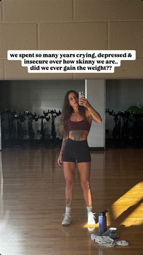 liz on Instagram: "I'm still tryna put a little more on WITHOUT letting this "weight gain journey" consume me- maybe bc I was so insecure for so long about it that during the first few months of this experience, my weight was all I could think about. obsessing over it was (obviously) unhealthy but it also made the beginning of this journey unenjoyable. instead of being grateful for the slow but consistent progress, I'd talk down to myself & feed the insecurity as if over night I would wake up a 