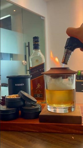 Why Clear Ice and Smoked Whiskey Upgrade Whiskey | WIBIMEN