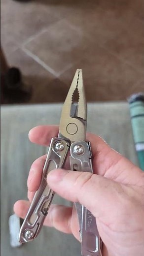 One handed blade (from a Wingman) on a Leatherman Rev!