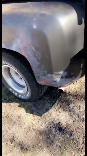 1980 Stepside Chevy C10 (straight piped 292 inline 6)