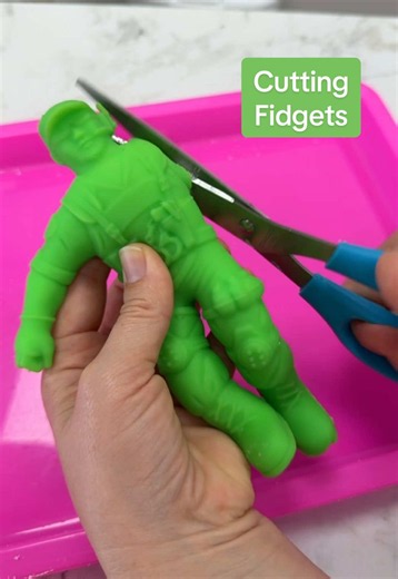 Squishy from @Fidget Toys Plus 💚 #mrsbench #fidgettoysplus #smallbusiness #cuttingfidgets #herarmswercutoff