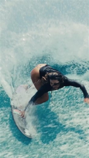 Pro Skater 🤝 Natural Surfer #skateboarding #surfing