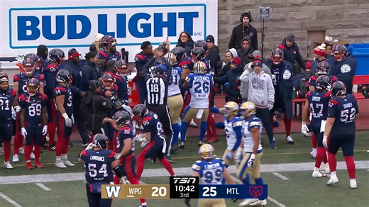 What is happening in Montreal? Winnipeg forces a fumble and has the ball! 📅: Eastern Semi-Final LIVE NOW 🇨🇦: TSN, RDS, CTV 🌎: CFL #GCPlayoffs | Winnipeg Blue Bombers | CFL