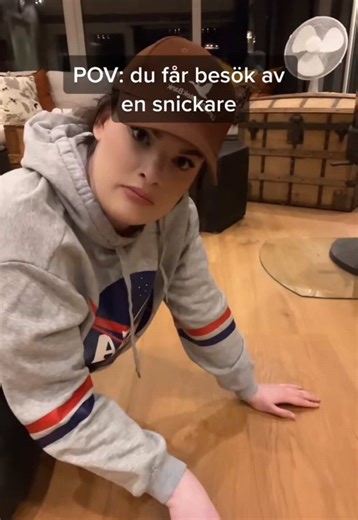 Throwback till min personliga favorit av mina TikToks💁🏻‍♀️ #onthisday #satir #sverigehumor