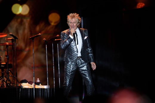 Legendary rocker stops show to rip person in audience: ‘Out the (expletive) way’