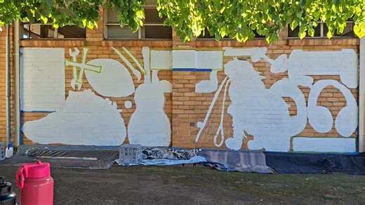 Just in time for the good weather, the Hamilton Outdoor Olympic Swimming Pool has a bright new mural, designed and painted by the Youth Live4Life Crew. The mural's design explores a 'mental health toolbox' incorporating elements that members of the Crew suggested as things they have found personally beneficial for their wellbeing. You’ll see elements representing music, exercise, gaming, pets and checking in on friends. The Crew worked hard to put this terrific piece of artwork together with ass