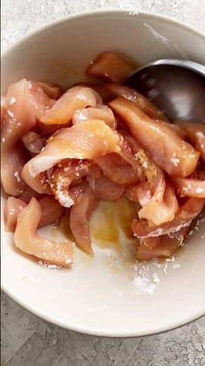 How to Make Authentic Chicken Chow Mein at Home!