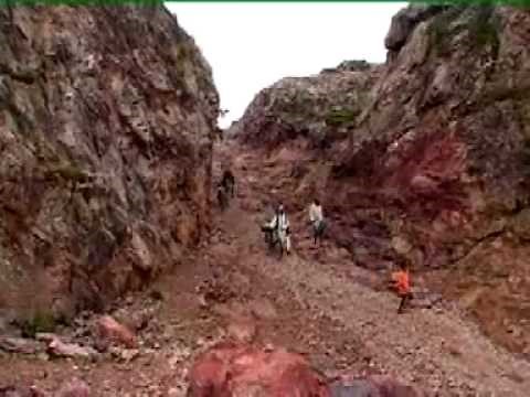 MOUNTAIN MAN-DASHRATH MANJHI - YouTube