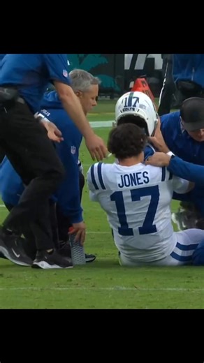 204K views · 1.1K reactions | BREAKING: Colts QB Daniel Jones suffered a non-contact right achilles injury and is OUT for the remainder of the game. Jones had already been playing with a left fibula fracture. Riley Leonard will replace Jones at QB. (via NFL on CBS) | Football Forever | Facebook