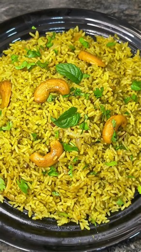 Lunch Box Series # 5 | Easy &Tasty Green Pulao #youtubeshorts #Swassy home kitchen #ytshorts