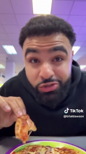 First Time Trying Chuck E. Cheese Food Review