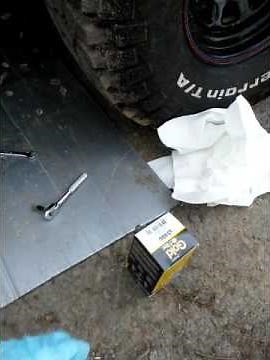 How to remove a fuel filter on a 1992 jeep cherokee