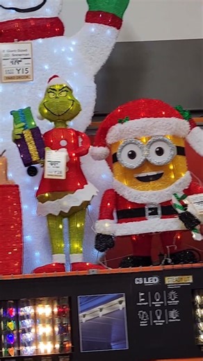 🎄 CHRISTMAS at HOME DEPOT (3/4) 🎅 #shortviralyoutube #homedepot #christmas