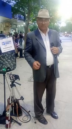 COMO DOS EXTRAÑOS (tango) José María Contursi - Pedro Laurenz | Hugo Alberto Cárdenas