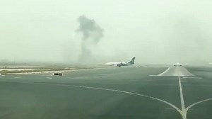 المشاهد الأولى لحادث رحلة طيران الامارات في مطار دبي