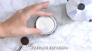 Copycat Starbucks Caramel Latte Recipe (VIDEO)