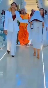 🔴😱Ses parents ont organisé un mariage surprise. Ils lui ont dit que c’était le mariage de son cousin, et c’est dans la salle qu’il a découvert que c’était son propre mariage ! Après la dame va aller souffrir dans un foyer par manque d'amour ou même t'intimité 🤔🤨 | Stars Afrique