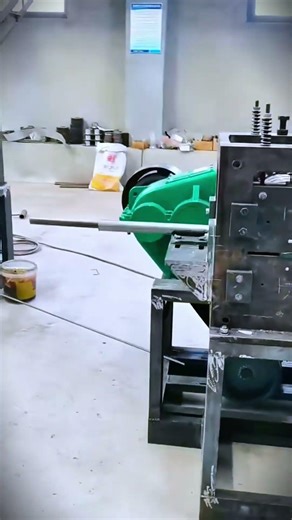 the process of bending threaded iron becomes smooth and shiny #shorts