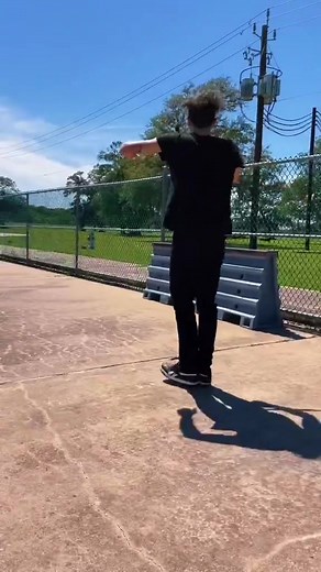 Show off your Heely tricks by tagging us in your videos! Let’s see what ya got 😎 @lfs.shroom #heelys #tricks #skills #collab