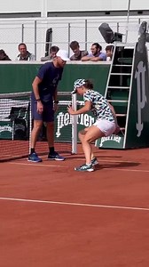 722K views · 17K reactions | Warmup exercises from World Number 1️⃣ Iga Swiatek before she starts striking @rolandgarros  #igaswiatek #swiatek #rolandgarros | Functional Tennis | Facebook