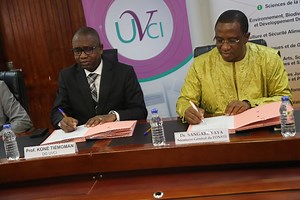 Côte d'Ivoire : le FONSTI et l’Université virtuelle signent une convention de partenariat pour la promotion du numérique - Abidjan.net Photos