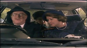 DRIVING OLD LADY MRS. FORTESCUE Hyacinth teaches Richard how to drive Mrs. Fortescue. She also sings at Emmet and gets stuck in the bushes. Onslow rides a bicycle. | Hyacinth Bucket-Dame Patricia Routledge with Others