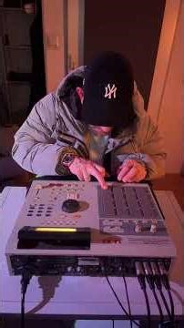 Live 90’s HipHop Vibe on MPC2000 XL 🥷🏻🔥 #mpc2000xl #rapbeat #beatmaking #mpc #short