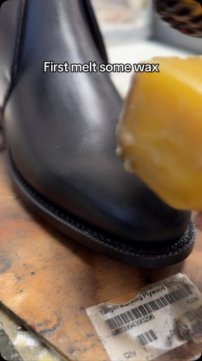 Here is a quick 101 guide to beeswaxing your boots, hope this helps troops 🤩 #shinewithsaphir #army #shoestyle #shine #militarylife #instagood #shoes #armylife #parade #asmr #shoerecrafting #shoepolish #craft #craftsmanship | Mr Bull & Shine