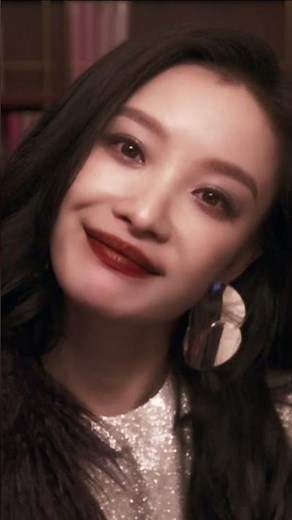 How magical can a gift feel? ✨ Discover the Lancôme limited-edition gift sets.