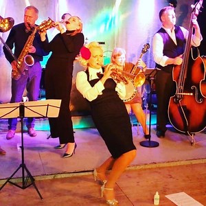 135K views · 6.3K reactions | Trumpet solo by Gunhild Carling backed up by Carling family in “Saratoga Shout” #trumpet #jazztrumpet #gunhildcarling #jazz # | Gunhild Carling | Facebook