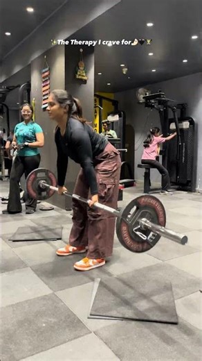 Wait for the beat drop shoes @nike @nikeindia Activewear @performaxactivewear #strength #gymgirl