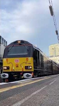 DB Class 67 departing London Victoria with a two tone