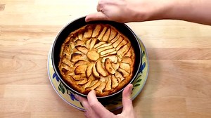 1.4M views · 41K reactions | Tarta de manzana casera ¡MUY FACIL DE HACER! | Que viva la cocina | Facebook