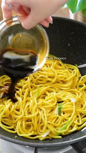 Quick and Easy Pan Fried Noodles Recipe (Ready in 15 Minutes!)