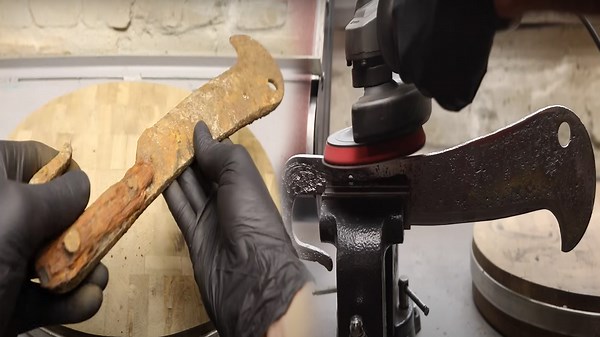 You Won’t Believe The Transformation Of This Billhook