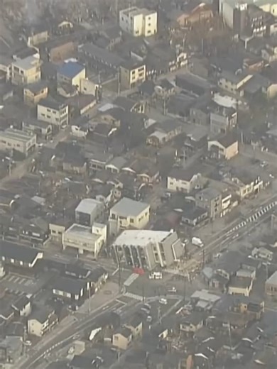 能登半島地震によるビル倒壊と救助の現場